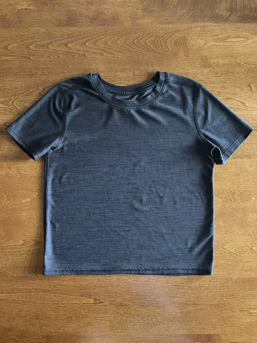 Old Navy charcoal activewear tee S 6-7